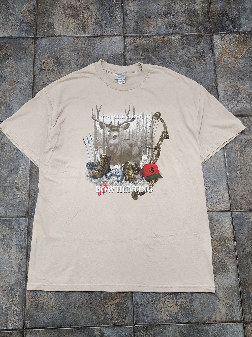 Vintage Y2K Bow Hunting Men's XL National Heritage Outdoors Deer T Shirt